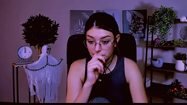 AnaSteisher online show from 10.21.25