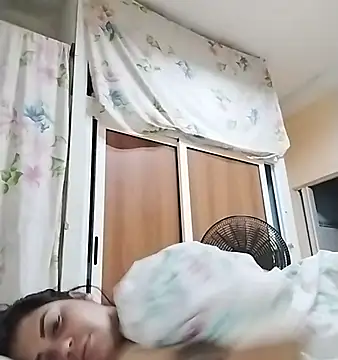 Cubanitaxxx online show from 10.25.25