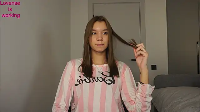 BrynnHolverson online show from 11.01.25