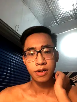 liamhn2k4 online show from 10.17.25