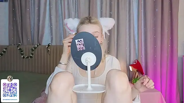 Snapshot of Sunshine_agata chatting on 06.19.26 Sunshine agata online show from 06.19.26