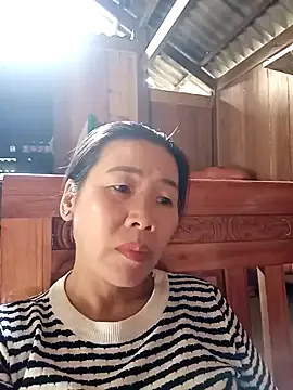 Snapshot of tabby-cat11 chatting on 10.22.25 tabby-cat11 online show from 10.22.25