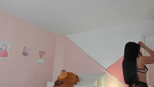 Snapshot of mia_canoo chatting on 10.31.25 mia canoo online show from 10.31.25