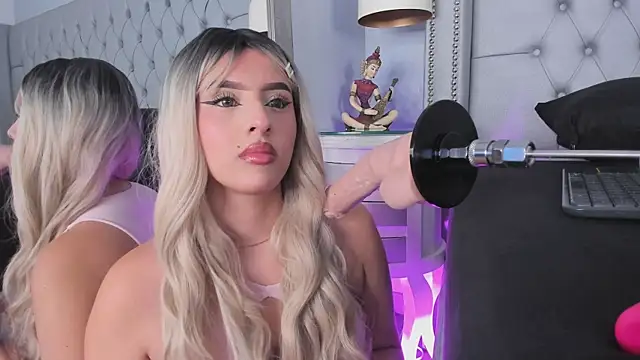 Lily StClair online show from 04.16.26