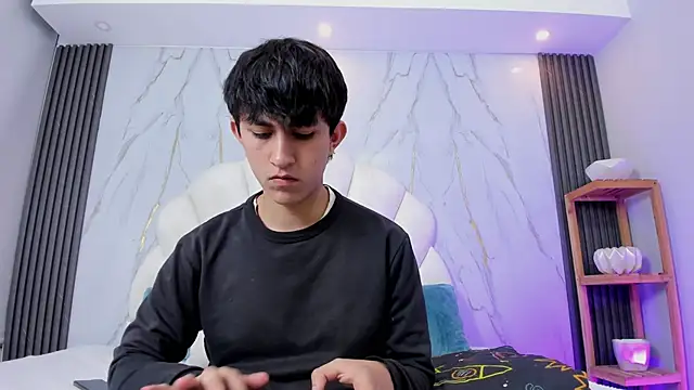 hoot booys  online show from 04.18.26