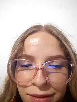 Snapshot of bambiluly chatting on 10.19.25 bambiluly online show from 10.19.25