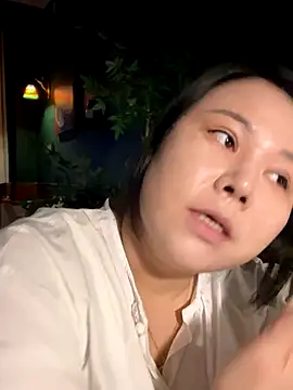 Snapshot of Alice9988 chatting on 10.19.25 Alice9988 online show from 10.19.25