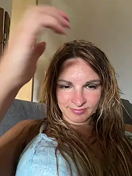 Snapshot of kinkysarahx chatting on 07.23.26 kinkysarahx online show from 07.23.26