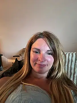 Snapshot of kinkysarahx chatting on 07.26.26 kinkysarahx online show from 07.26.26