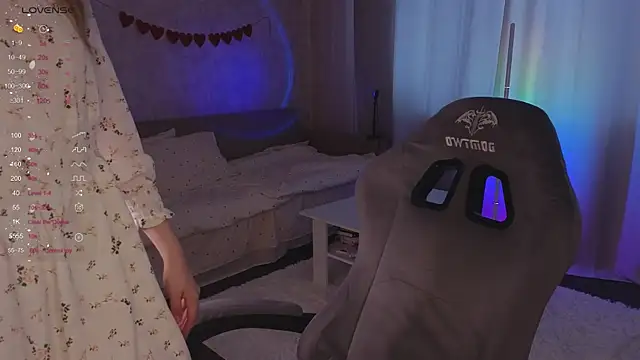 EvelynSin online show from 11.19.25