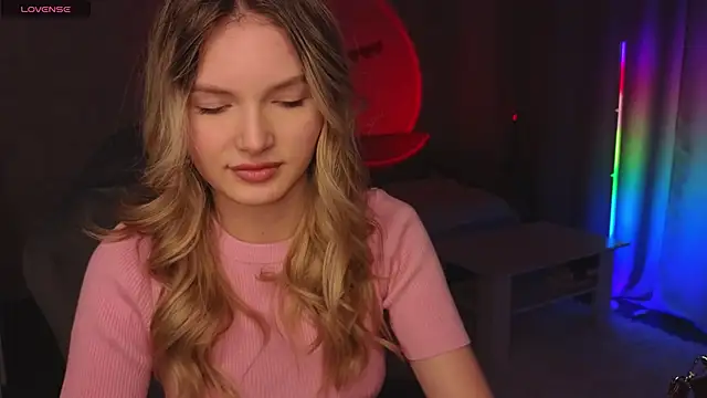 EvelynSin online show from 11.22.25