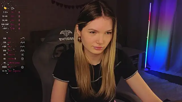 EvelynSin online show from 12.04.25