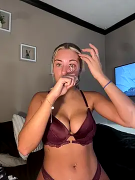 LaceyMilliexoxo online show from 11.26.25