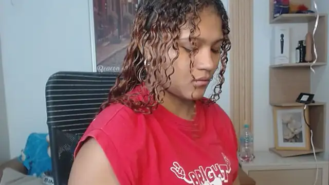 Snapshot of miel_alisha chatting on 06.07.26 miel alisha online show from 06.07.26