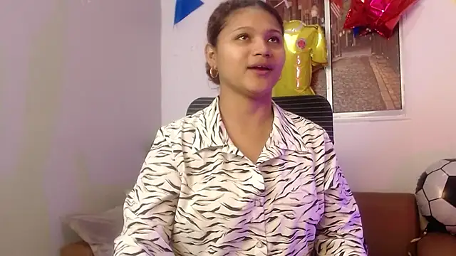 Snapshot of miel_alisha chatting on 06.24.26 miel alisha online show from 06.24.26