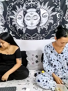 emily n abby online show from 04.18.26