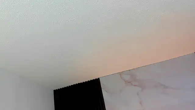 Halleyrosse online show from 10.28.25