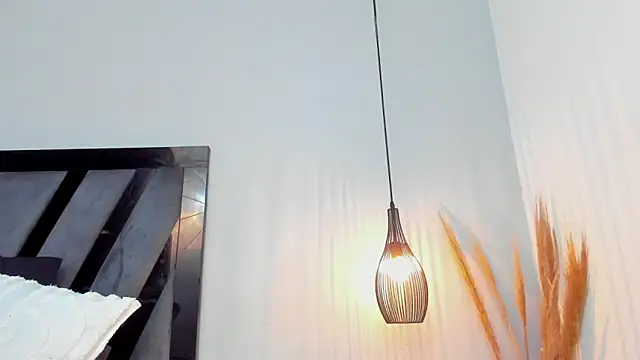 Amelia Brixton online show from 03.03.26