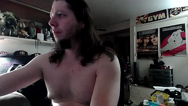 biggerisbetter12 online show from 10.26.25