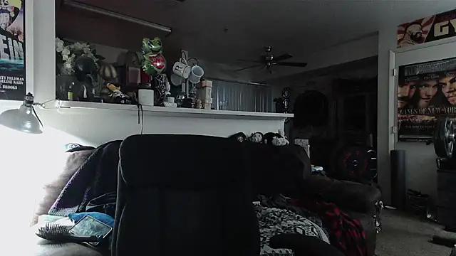 biggerisbetter12 online show from 04.21.26