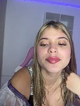 Snapshot of _Alicee_1 chatting on 11.25.25 Alicee 1 online show from 11.25.25