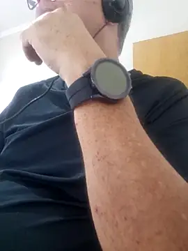 Snapshot of Scorpions2025 chatting on 11.04.25 Scorpions2025 online show from 11.04.25