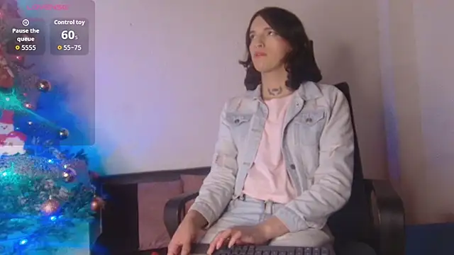 Snapshot of Scarlett_crastrawberry chatting on 11.20.25 Scarlett crastrawberry online show from 11.20.25