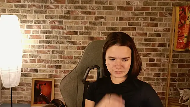 Snapshot of May_Bloom chatting on 12.18.25 May Bloom online show from 12.18.25