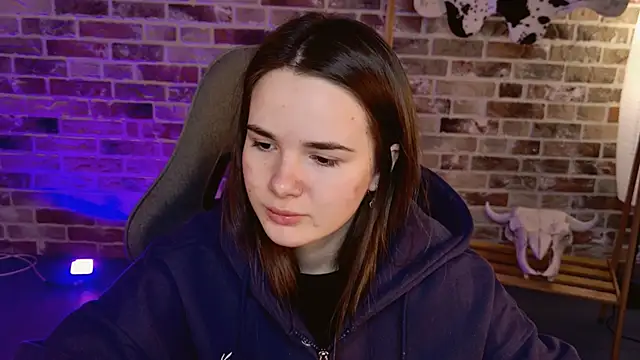 Snapshot of May_Bloom chatting on 02.10.26 May Bloom online show from 02.10.26