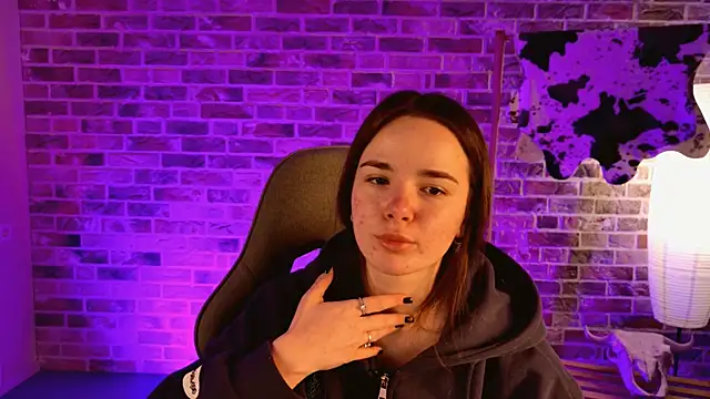 Snapshot of May_Bloom chatting on 02.17.26 May Bloom online show from 02.17.26