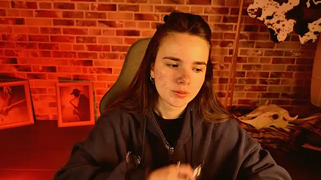 Snapshot of May_Bloom chatting on 02.25.26 May Bloom online show from 02.25.26