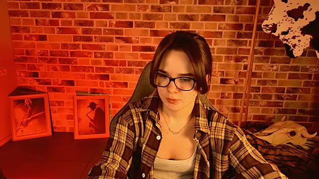 Snapshot of May_Bloom chatting on 02.26.26 May Bloom online show from 02.26.26