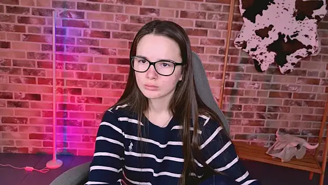 Snapshot of May_Bloom chatting on 03.04.26 May Bloom online show from 03.04.26