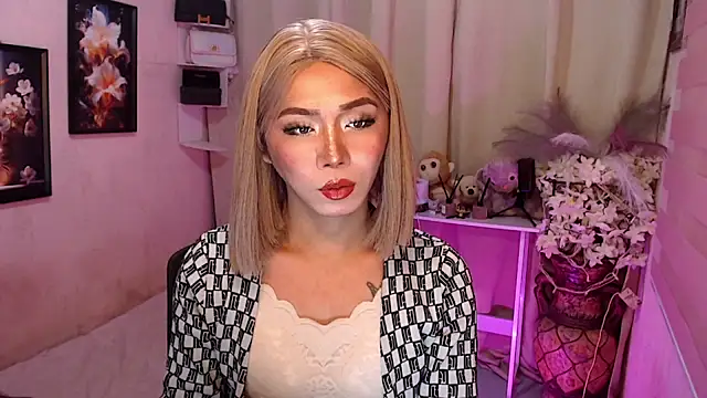 Snapshot of Katesy12 chatting on 12.13.25 Katesy12 online show from 12.13.25