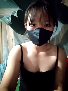 linh-miu99 online show from 11.22.25