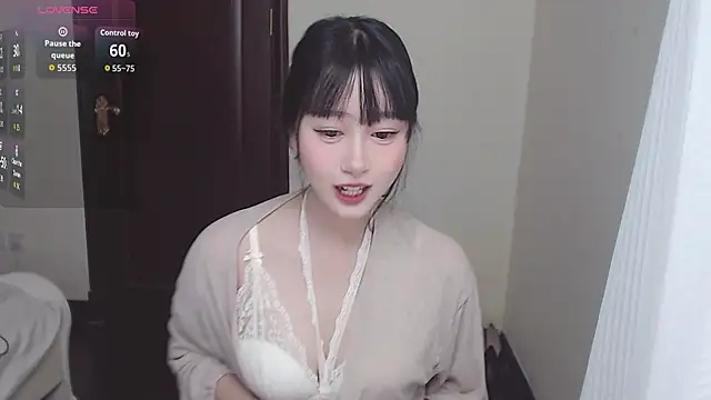 Xiaowen-wen online show from 10.18.25