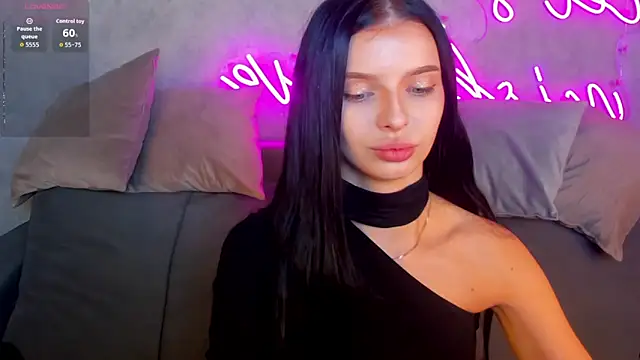 Eva Mayers online show from 11.06.25