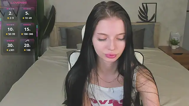 Eva Mayers online show from 11.28.25