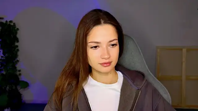 KiraVair online show from 11.08.25