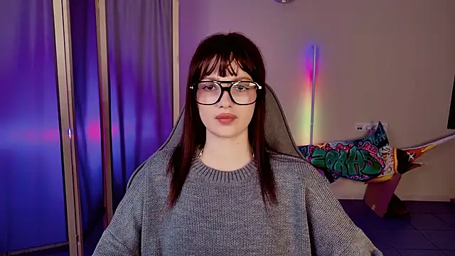 KiraVair online show from 04.10.26