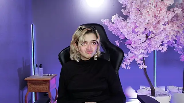 Navier   online show from 11.11.25