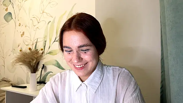 LunaAfrodita online show from 10.28.25