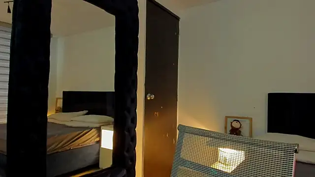 melanie roux   online show from 04.15.26