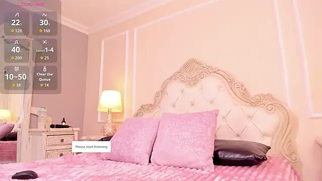 MiaCassel online show from 04.17.26