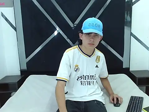 Tom 0001 online show from 10.25.25