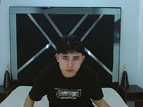 Tom 0001 online show from 12.16.25