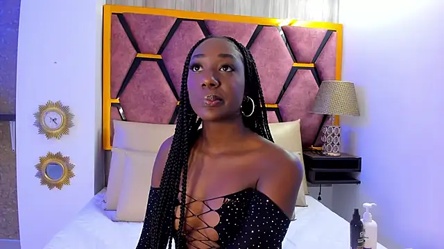 BritneyWalkers online show from 11.26.25