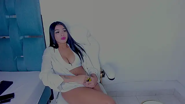 tifanymonroe online show from 12.05.25