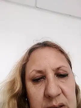 Snapshot of JennyInVegas chatting on 11.01.25 JennyInVegas online show from 11.01.25