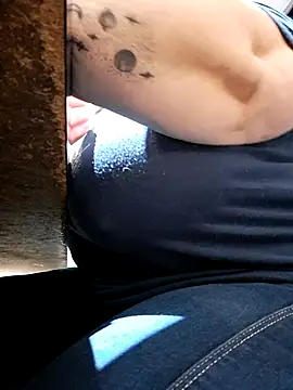 Snapshot of JennyInVegas chatting on 11.11.25 JennyInVegas online show from 11.11.25